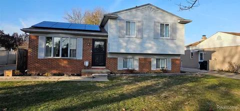 22308 Larch St, Trenton, MI 48183