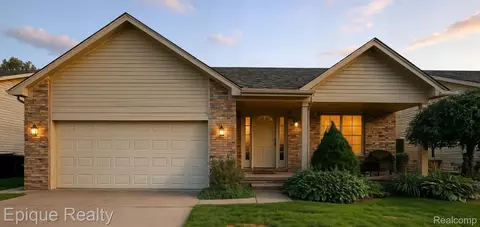 418 Converse Ct, Lake Orion, MI 48362