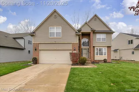 7300 Canterbury Dr, Romulus, MI 48174
