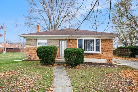 21110 Beaconsfield St, Saint Clair Shores, MI 48080
