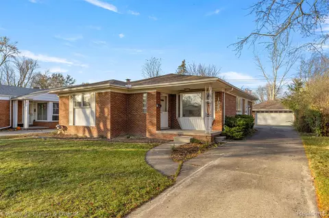 1928 Cresthill Ave, Royal Oak, MI 48073