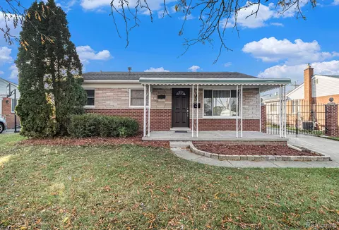 34243 Whittaker St, Clinton Township, MI 48035