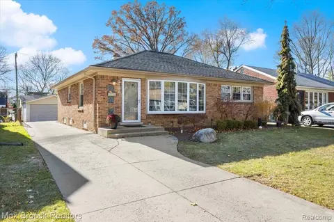 2180 Derby Rd, Birmingham, MI 48009