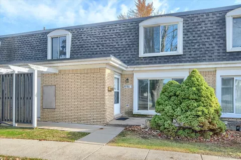 29780 City Center Dr #3, Warren, MI 48093