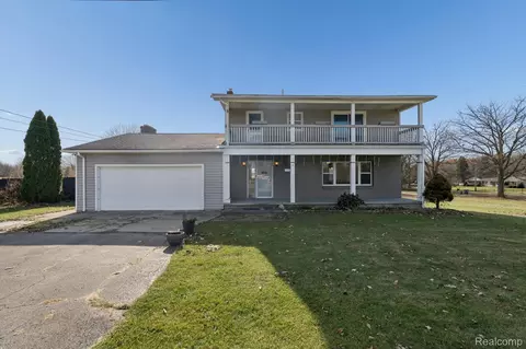6024 E Holly Rd E, Holly, MI 48442