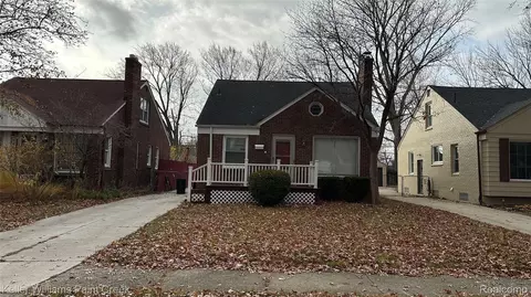 20616 Beaufait St, Harper Woods, MI 48225
