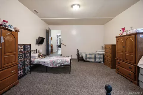 Bedroom - 2222 Loree Rd, Washington, MI 48401 photo 4 of 8