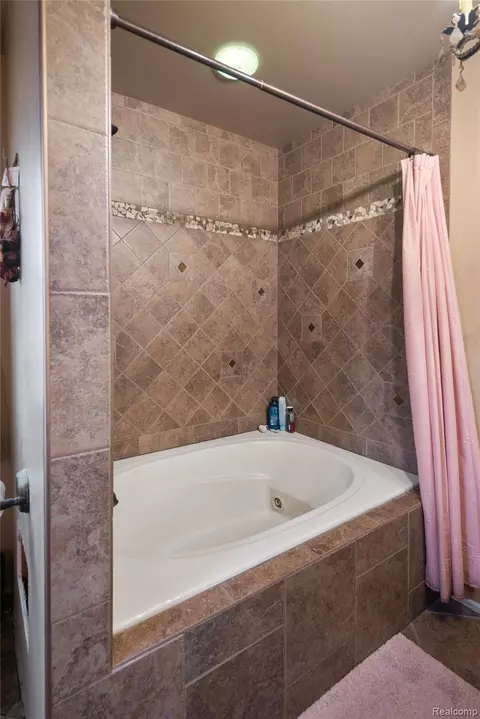 Bath - 2222 Loree Rd, Washington, MI 48401 photo 2 of 7