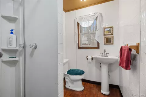 Bath - 2222 Loree Rd, Washington, MI 48401 photo 3 of 7