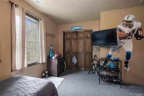 Bedroom - 2222 Loree Rd, Washington, MI 48401 photo 6 of 8