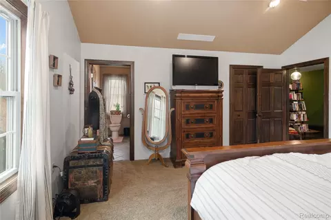 Bedroom - 2222 Loree Rd, Washington, MI 48401 photo 2 of 8
