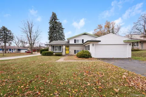 2694 Crofthill Dr, Auburn Hills, MI 48326