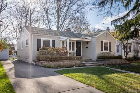 1217 Mayfield Dr, Royal Oak, MI 48067