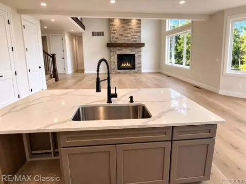 331 Dawson, Milford, MI 48381