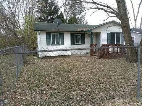 2802 Eaton Pl, Flint, MI 48506