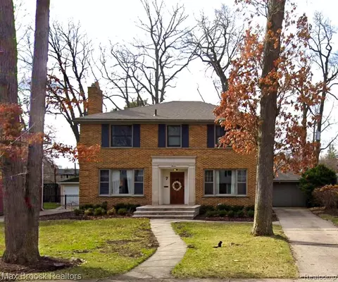 7 Cambridge Blvd, Pleasant Ridge, MI 48069