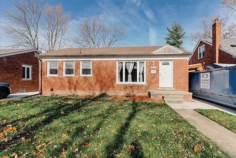 21813 Sunnyside St, Saint Clair Shores, MI 48080