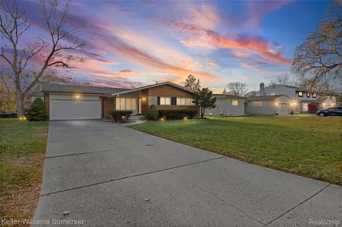 25425 Catalina St, Southfield, MI 48075