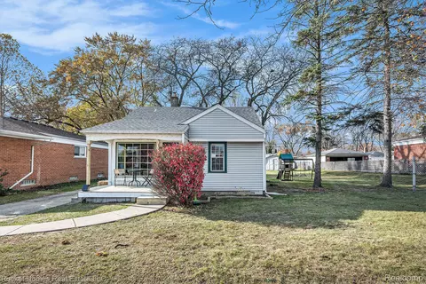 8241 Robindale Ave, Dearborn Heights, MI 48127