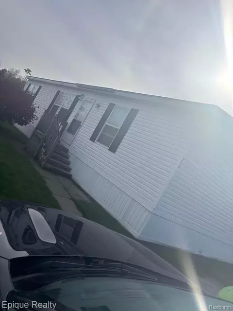 255 Roosevelt Dr, Davison, MI 48423