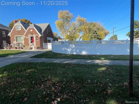 12742 Catalpa St, Southgate, MI 48195