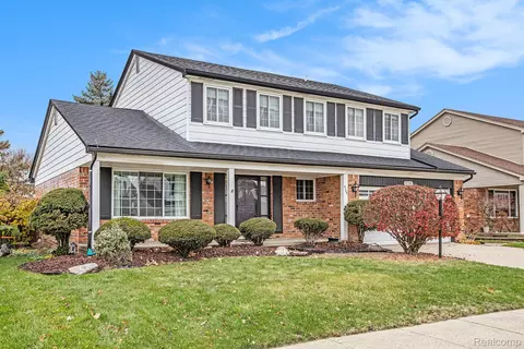 9704 Sil St, Taylor, MI 48180