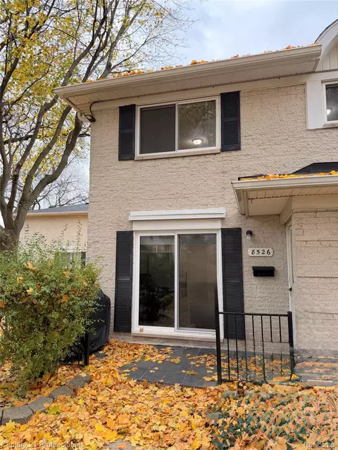 8526 Hampshire Dr, Sterling Heights, MI 48313