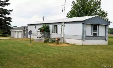 3979 E South County Line Rd, Shepherd, MI 48883