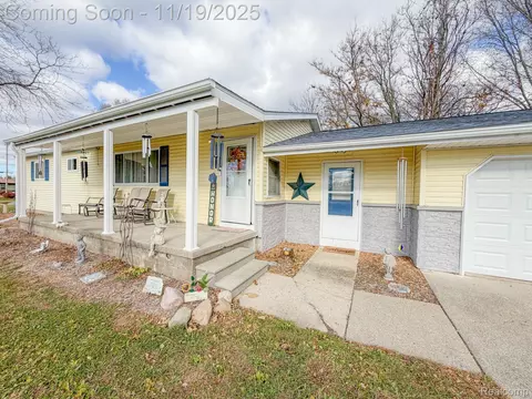 7017 E Coldwater Rd, Richfield, MI 48423