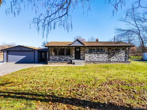 17901 Inkster Rd, Brownstown, MI 48174