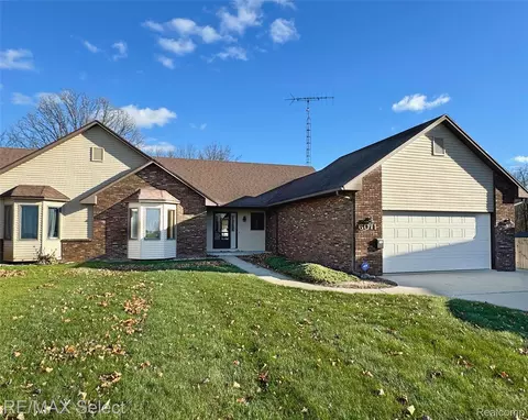 6011 Oak Creek Dr, Mundy, MI 48473