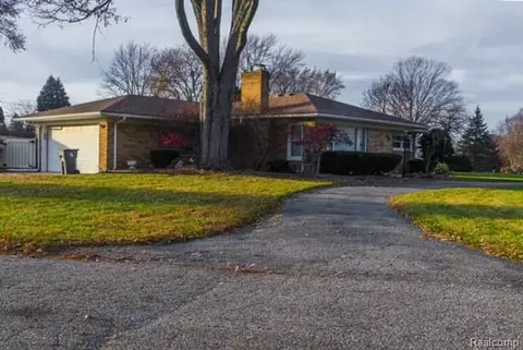 18941 Alpha Ct, Clinton Township, MI 48036