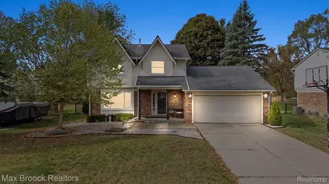 5173 Old Cove Rd, Independence, MI 48346