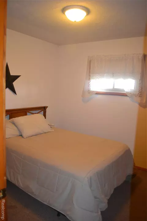 Bedroom - 2347 E Bay Ridge Dr, Au Gres, MI 48703 photo 3 of 6
