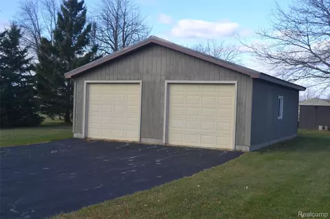 Exterior - 2347 E Bay Ridge Dr, Au Gres, MI 48703 photo 1 of 6