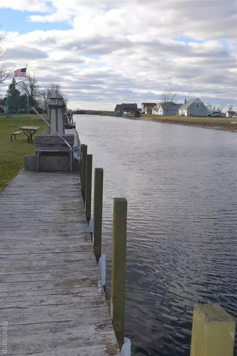 View/Area - 2347 E Bay Ridge Dr, Au Gres, MI 48703 photo 2 of 4