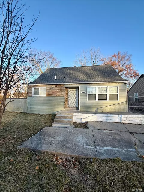 2644 Clio Rd, Flint, MI 48504
