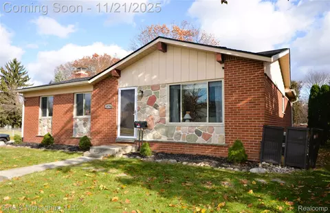 14196 Stonehouse Ave E, Livonia, MI 48154