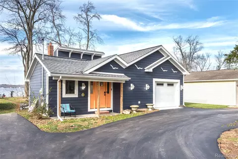 9109 Mcgregor Rd, Dexter, MI 48169