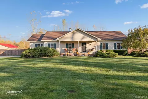 7010 Oakville Waltz Rd, Carleton, MI 48117