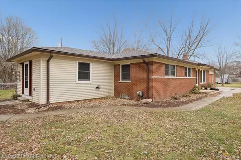 10110 Pheasant Lake Rd, Green Oak, MI 48178