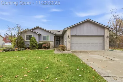 33766 Lipke St, Clinton Township, MI 48035