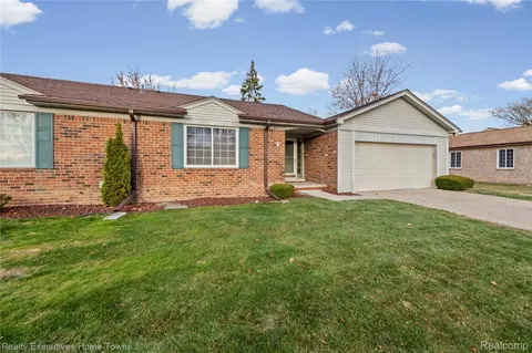 22605 Shoreview Ct, Saint Clair Shores, MI 48082