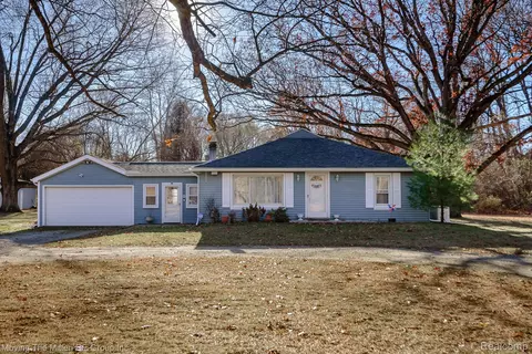 19126 Savage Rd, Belleville, MI 48111
