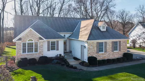 7425 Charles Ct, Argentine, MI 48451