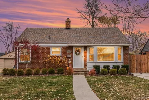 2112 Ellwood Ave E, Berkley, MI 48072