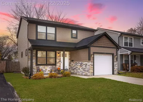 1226 E Bernhard Ave, Hazel Park, MI 48030