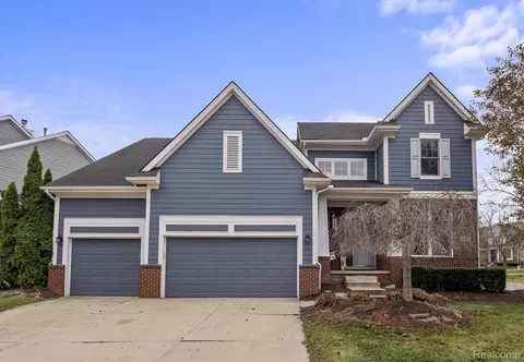 6135 Strawberry Cir, Commerce, MI 48382