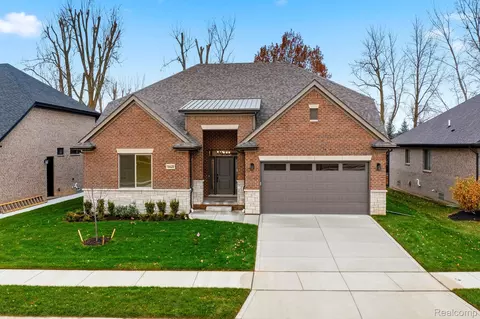 16420 Via Villagio Dr, Macomb, MI 48042