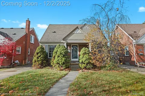 2604 Venice St, Dearborn, MI 48124